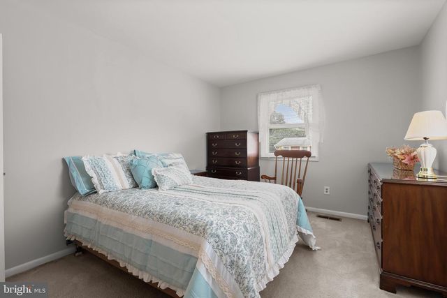914 FARMSTEAD RD, Cockeysville, MD 21030