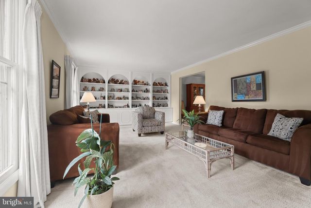 914 FARMSTEAD RD, Cockeysville, MD 21030