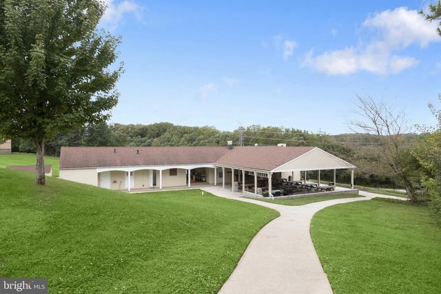 914 FARMSTEAD RD, Cockeysville, MD 21030