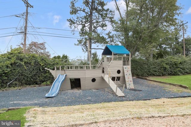 914 FARMSTEAD RD, Cockeysville, MD 21030