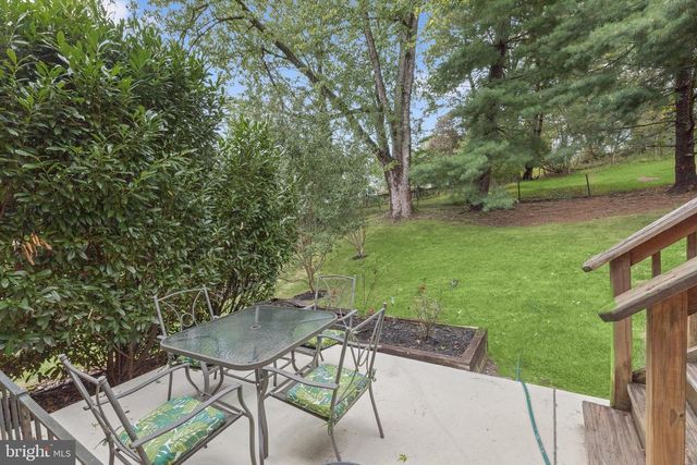 914 FARMSTEAD RD, Cockeysville, MD 21030