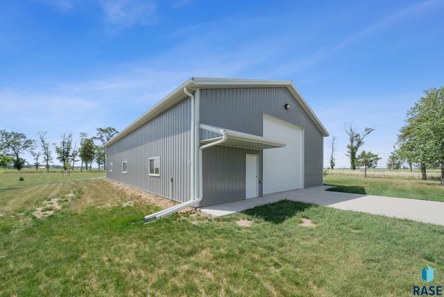 46582 282nd St, Lennox, SD 57039