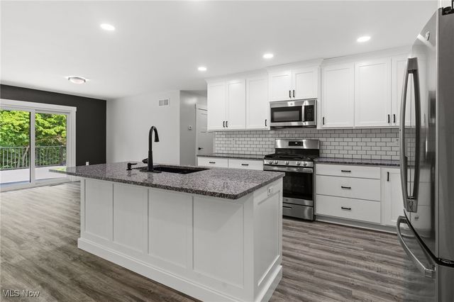 10377 Pr 275, Millersburg, OH 44654