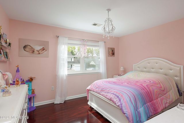80 W Shenendoah Road, Howell, NJ 07731