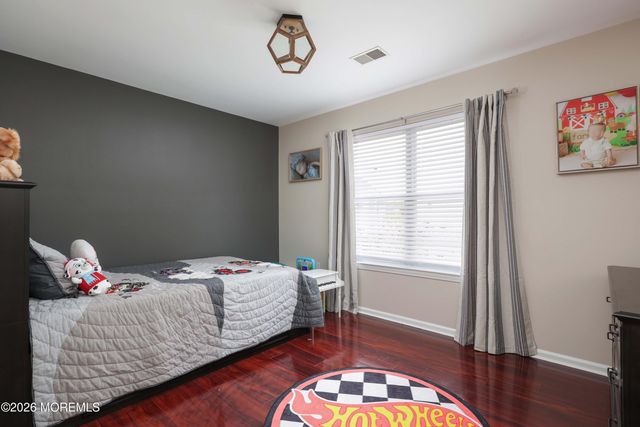 80 W Shenendoah Road, Howell, NJ 07731