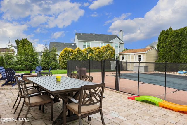 80 W Shenendoah Road, Howell, NJ 07731