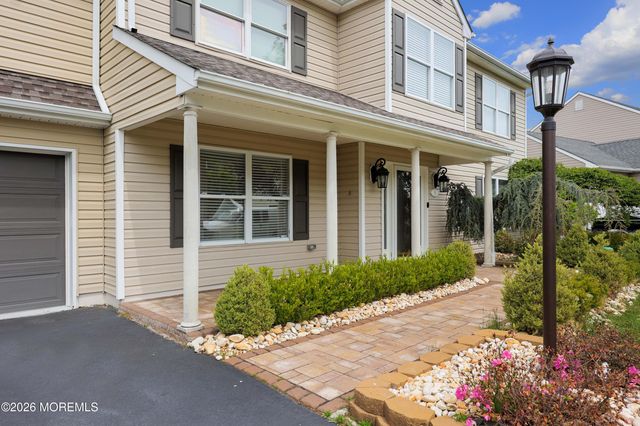 80 W Shenendoah Road, Howell, NJ 07731
