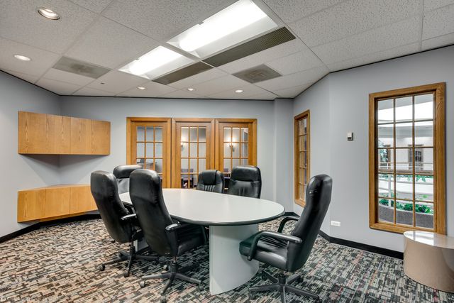 340 W Butterfield Road 4B-XXX, Elmhurst, IL 60126