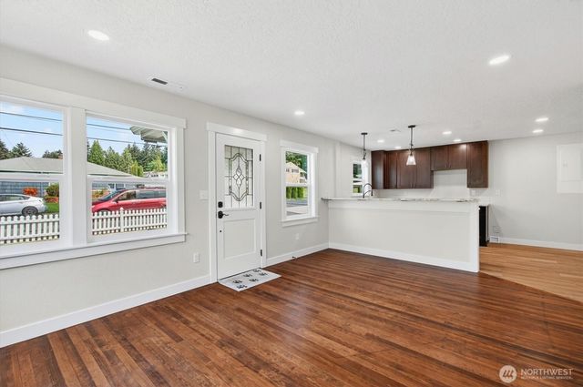3 Pacific Place, Longview, WA 98632