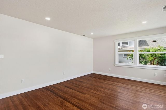3 Pacific Place, Longview, WA 98632