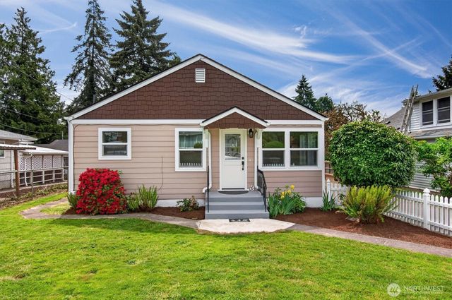 3 Pacific Place, Longview, WA 98632