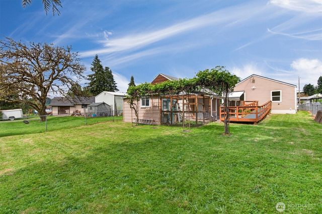 3 Pacific Place, Longview, WA 98632