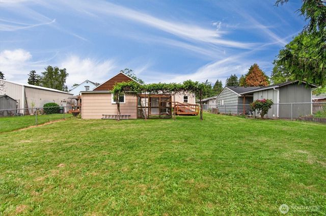 3 Pacific Place, Longview, WA 98632