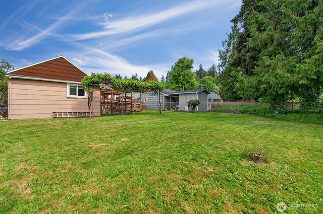 3 Pacific Place, Longview, WA 98632