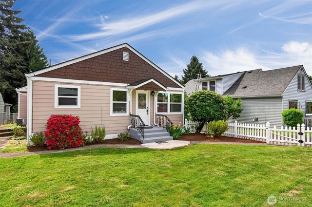 3 Pacific Place, Longview, WA 98632