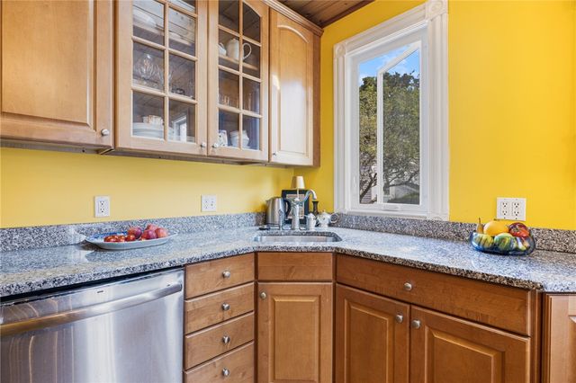 20 Berkeley Avenue 2, Newport, RI 02840