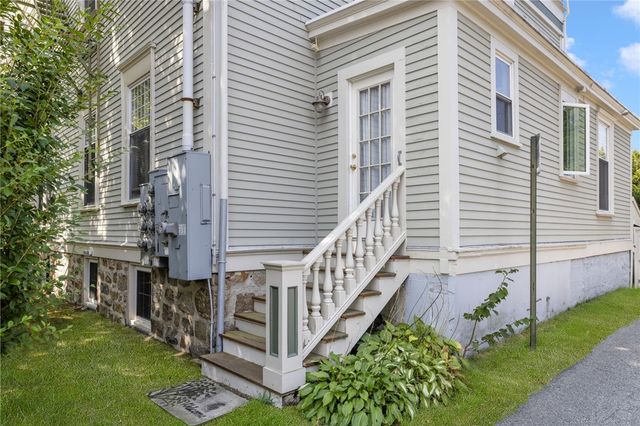 20 Berkeley Avenue 2, Newport, RI 02840