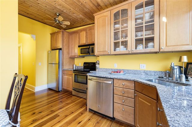 20 Berkeley Avenue 2, Newport, RI 02840