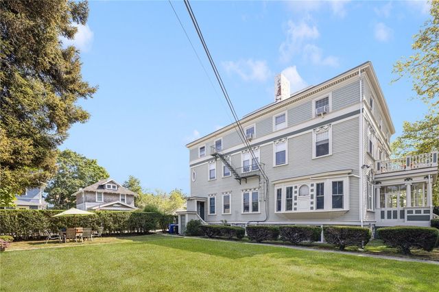 20 Berkeley Avenue 2, Newport, RI 02840