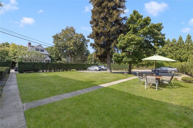 20 Berkeley Avenue 2, Newport, RI 02840