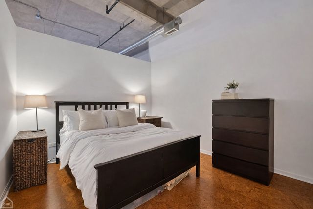 210 S Desplaines Street 404, Chicago, IL 60661