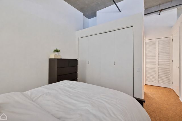 210 S Desplaines Street 404, Chicago, IL 60661