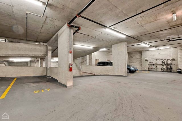 210 S Desplaines Street 404, Chicago, IL 60661