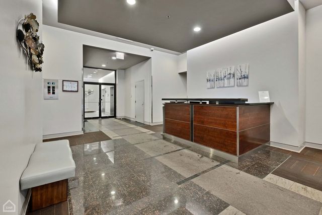 210 S Desplaines Street 404, Chicago, IL 60661