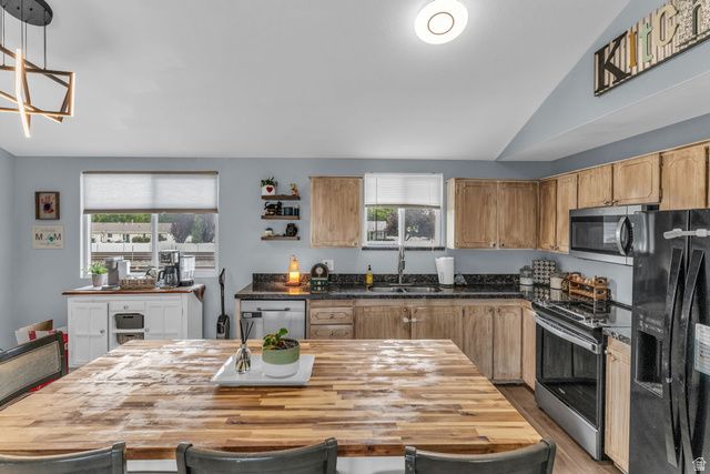 1282 S 875 W, Woods Cross, UT 84087