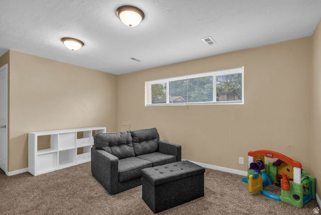 1282 S 875 W, Woods Cross, UT 84087