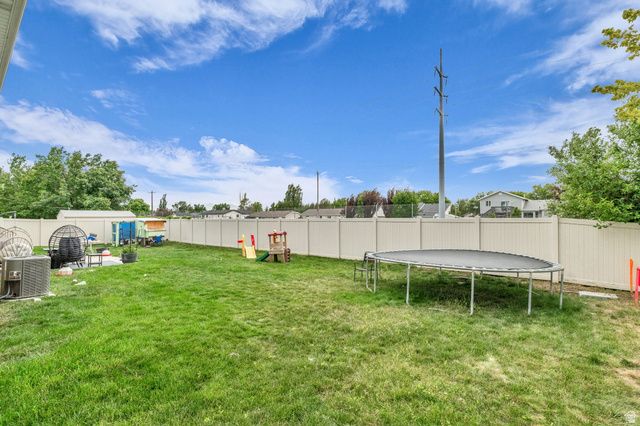 1282 S 875 W, Woods Cross, UT 84087