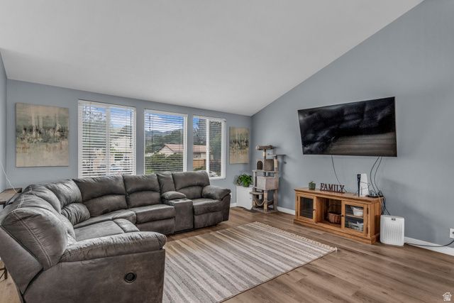 1282 S 875 W, Woods Cross, UT 84087