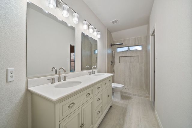 1005 Raspberry Lane, Desoto, TX 75115
