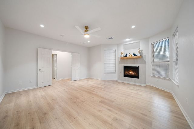 1005 Raspberry Lane, Desoto, TX 75115