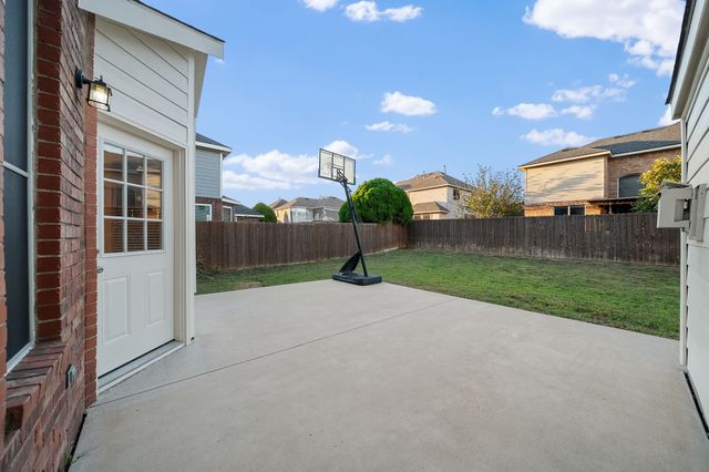 1005 Raspberry Lane, Desoto, TX 75115