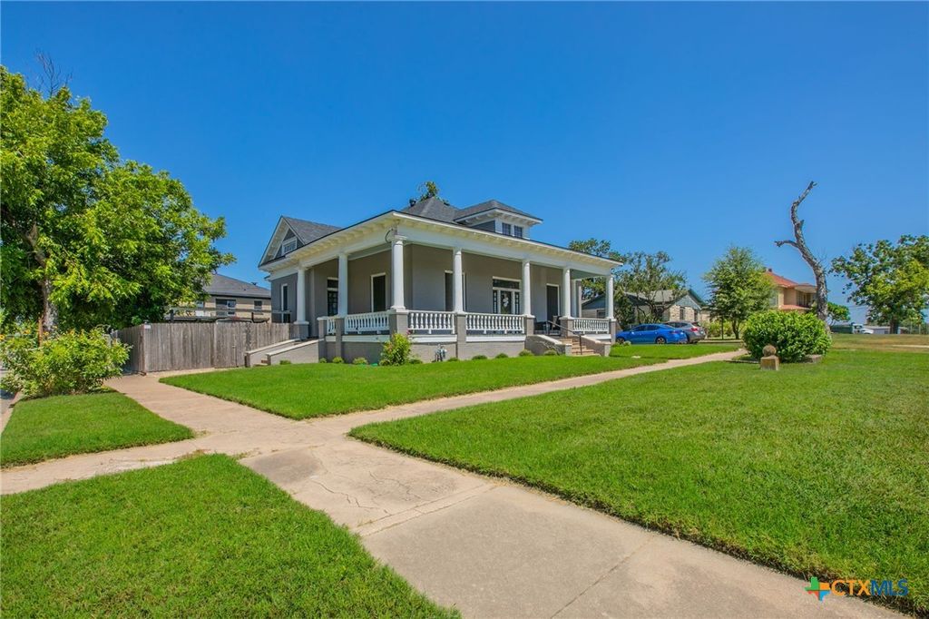Image 22 of property listing at 818 S 3rd Street, Temple, TX 76504