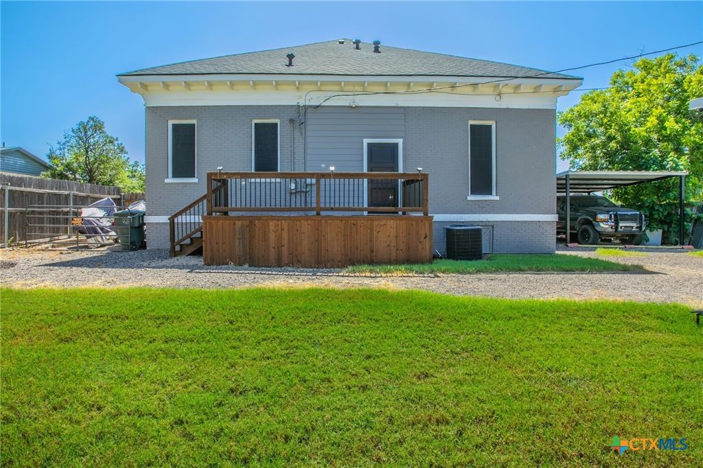 Image 24 of property listing at 818 S 3rd Street, Temple, TX 76504