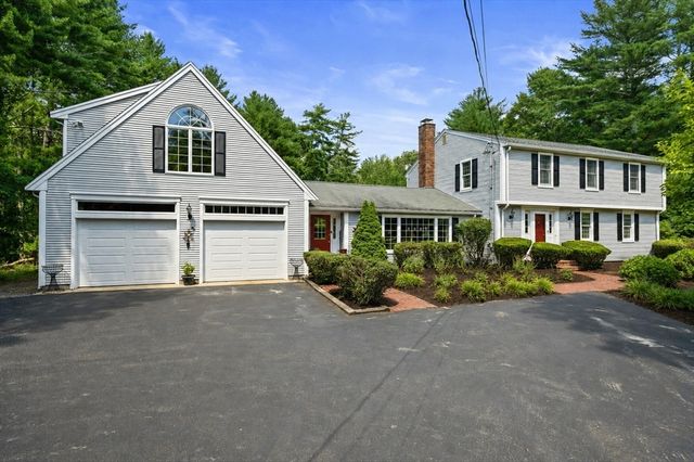 453 Elm St, Duxbury, MA 02332