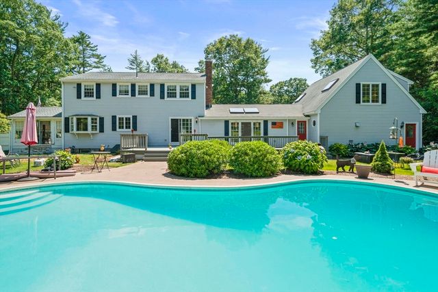 453 Elm St, Duxbury, MA 02332