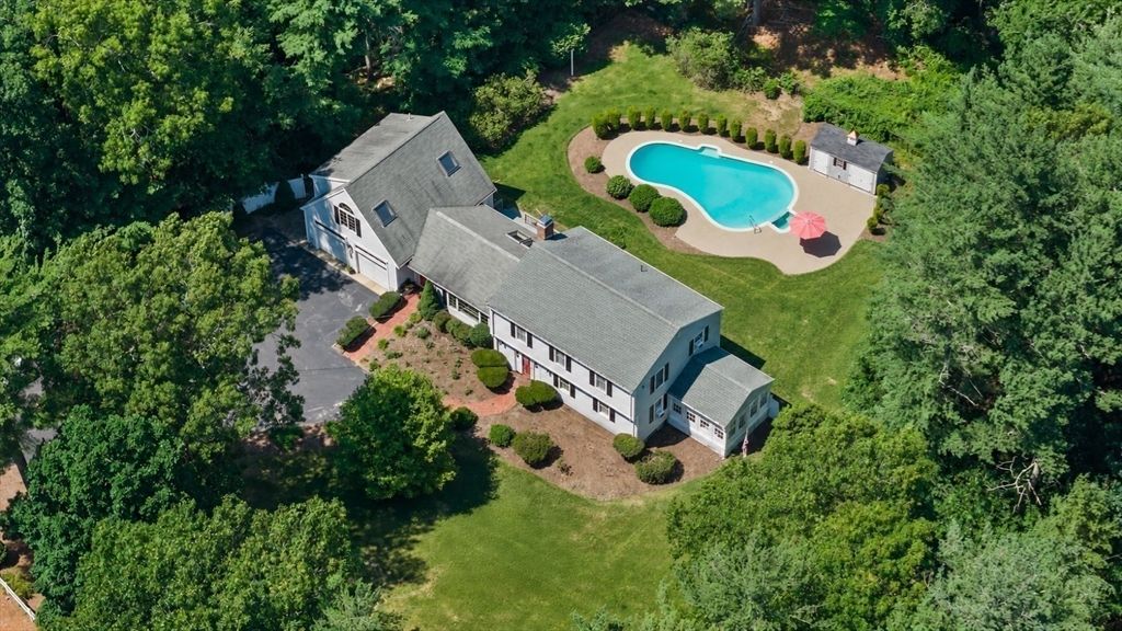 453 Elm St, Duxbury, MA 02332