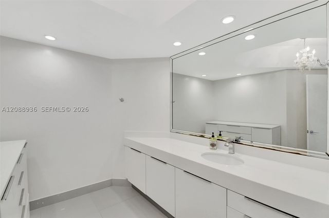 2000 Island Blvd 808, Aventura, FL 33160