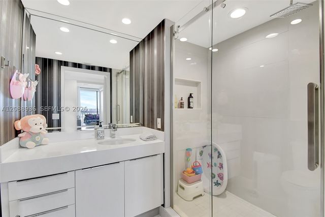 2000 Island Blvd 808, Aventura, FL 33160