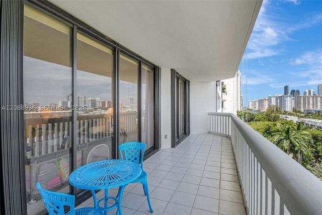 2000 Island Blvd 808, Aventura, FL 33160