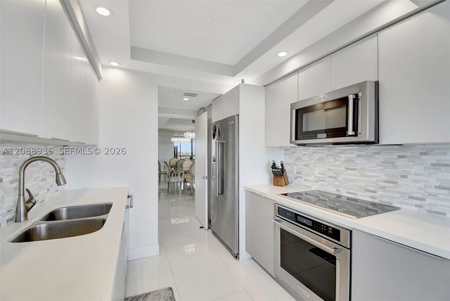 2000 Island Blvd 808, Aventura, FL 33160