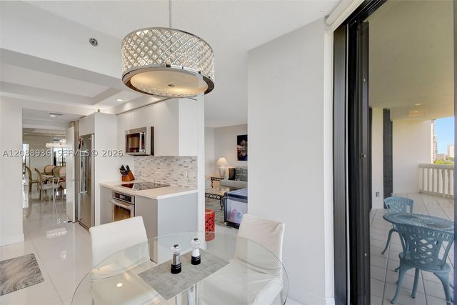 2000 Island Blvd 808, Aventura, FL 33160