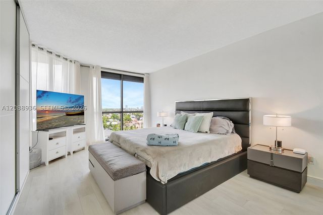 2000 Island Blvd 808, Aventura, FL 33160