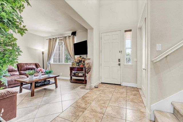 3615 W Sunnyview Avenue, Visalia, CA 93291