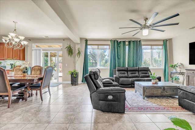 3615 W Sunnyview Avenue, Visalia, CA 93291