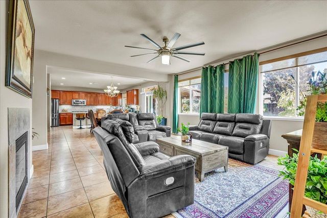 3615 W Sunnyview Avenue, Visalia, CA 93291