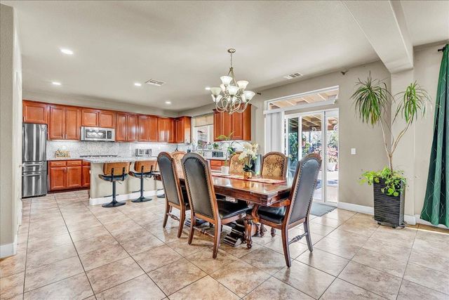 3615 W Sunnyview Avenue, Visalia, CA 93291